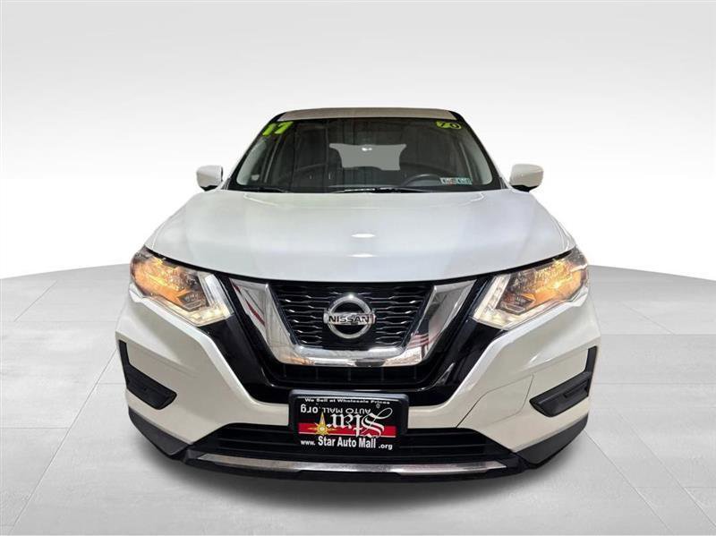 Used 2017 Nissan Rogue S AWD/4WD image 2