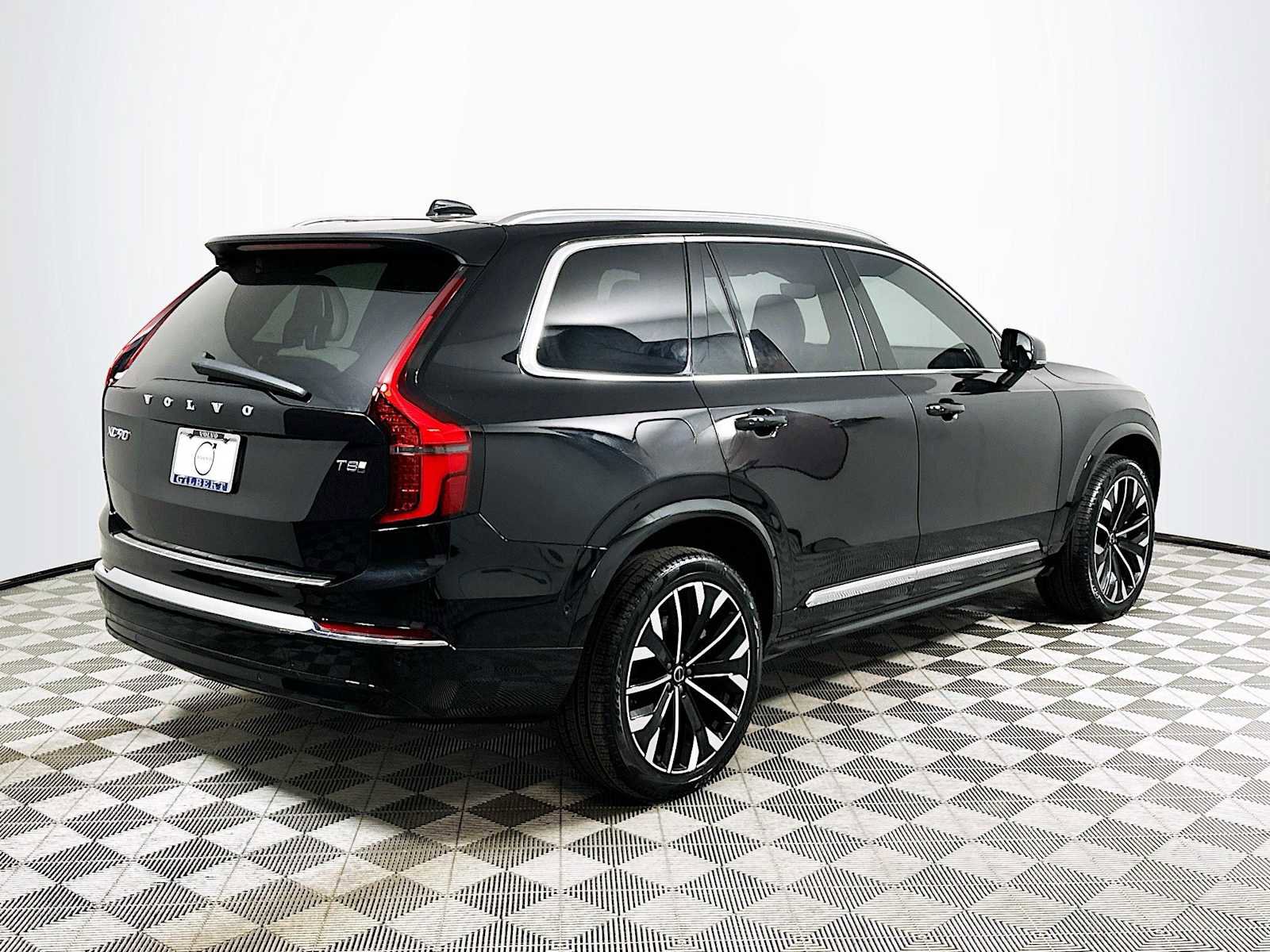 New 2025 Volvo XC90 T8 Plus w/ Protection Package Premier image 7