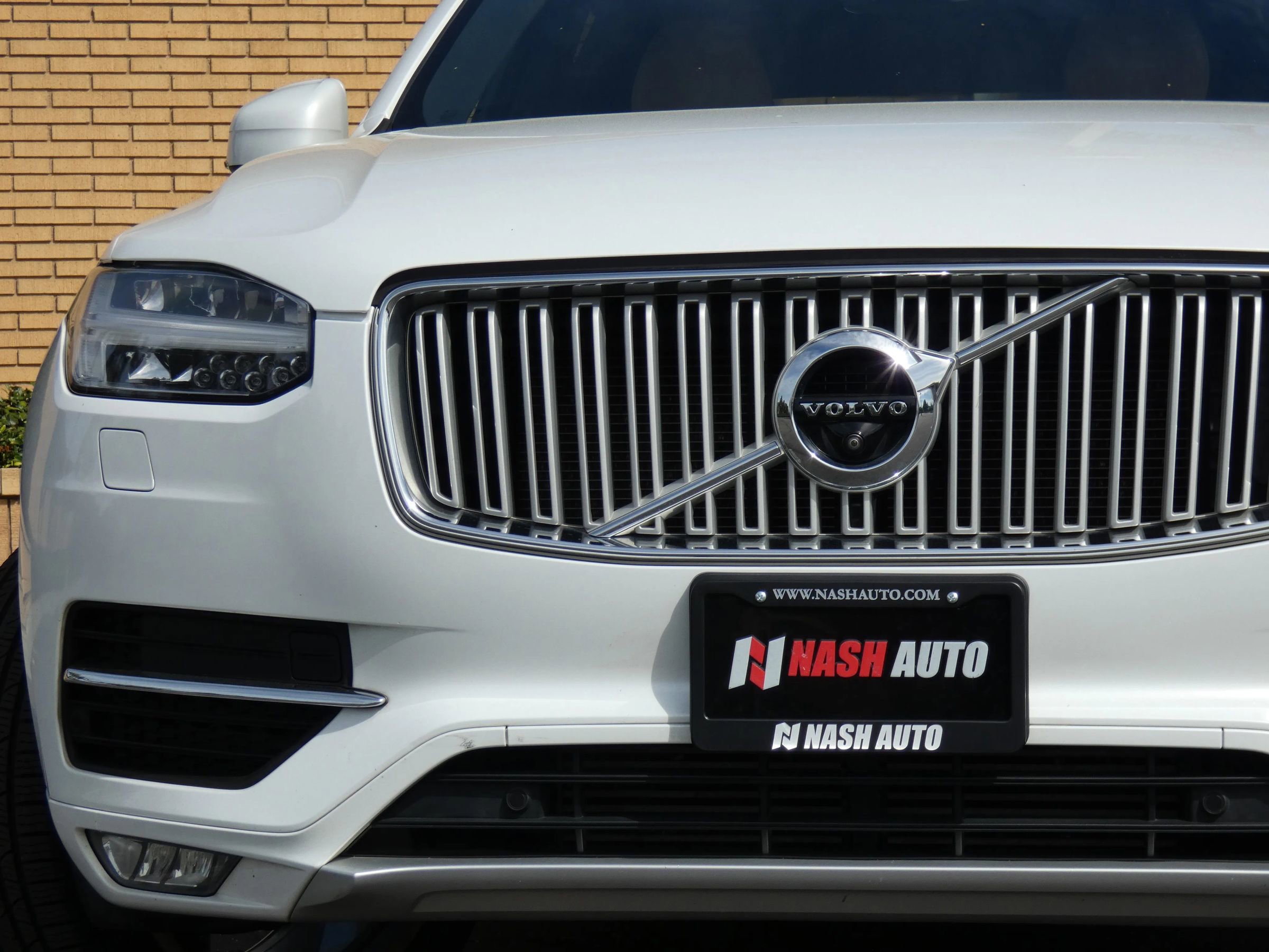 Used 2017 Volvo XC90 T6 Inscription w/ Vision Package image 18