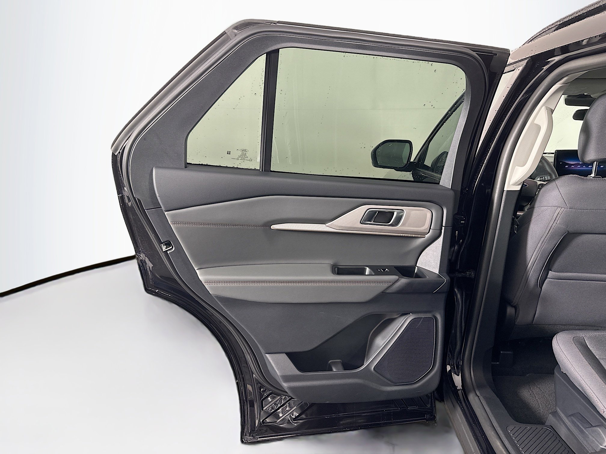 Used 2025 Ford Explorer Active image 26