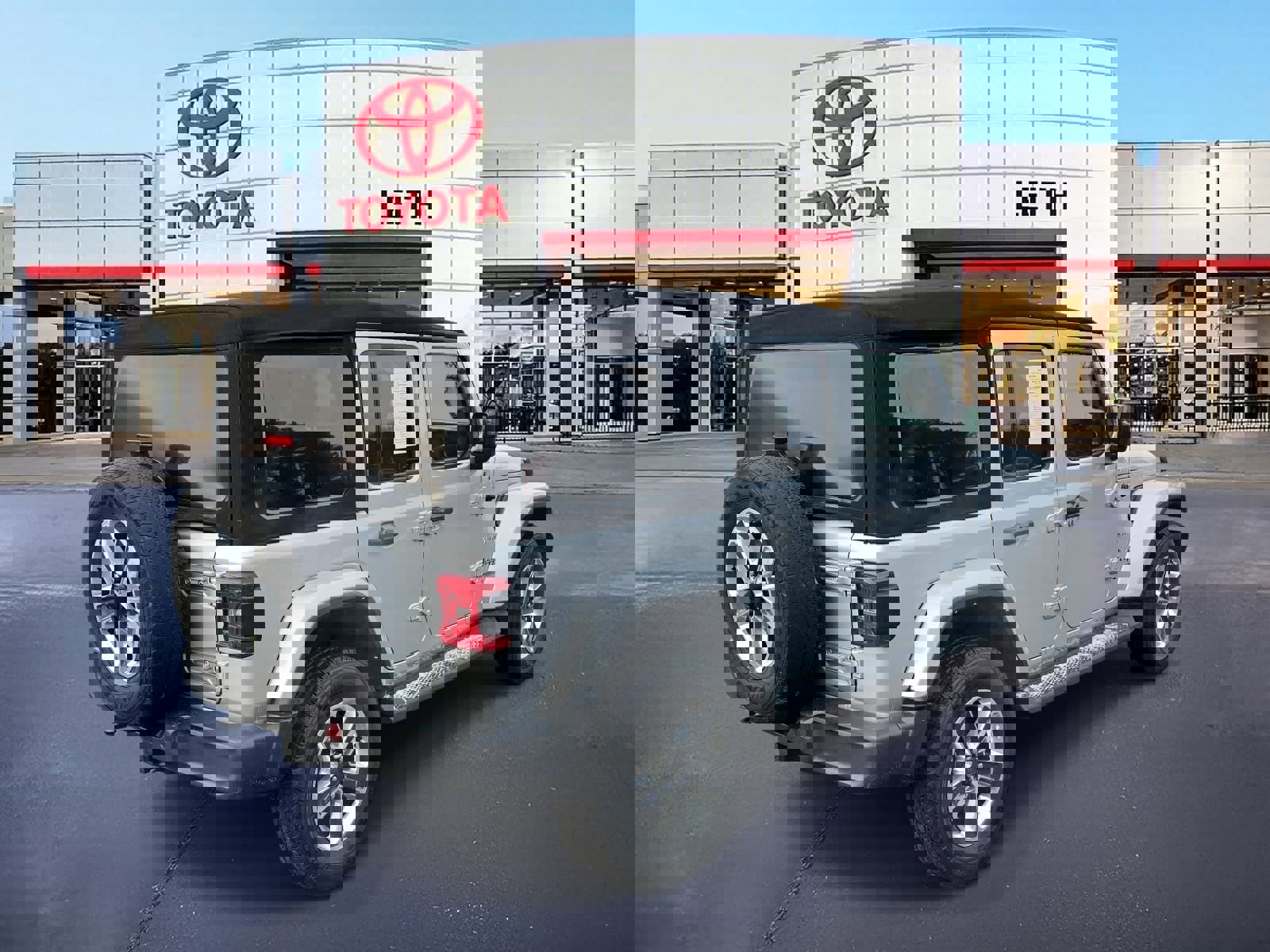 Used 2022 Jeep Wrangler Unlimited Sahara w/ LED Lighting Group image 5