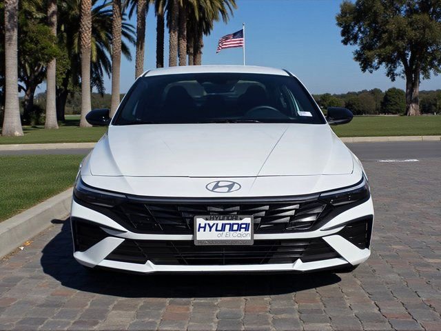 Certified 2025 Hyundai Elantra Sport image 3