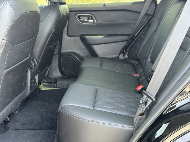 New 2026 Nissan Rogue Platinum image 18