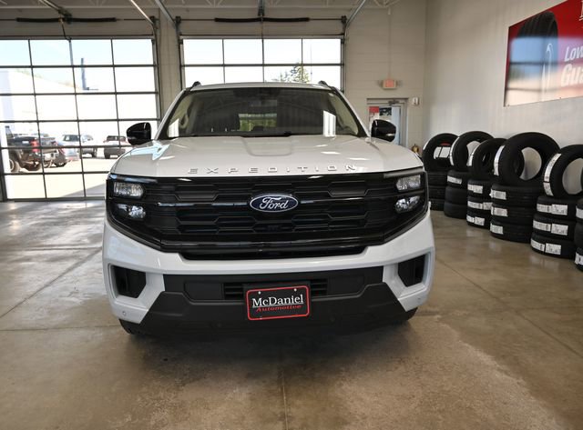 Used 2025 Ford Expedition Max Active AWD/4WD image 2