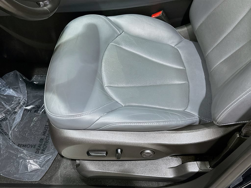 Used 2020 Buick Envision Essence FWD image 19