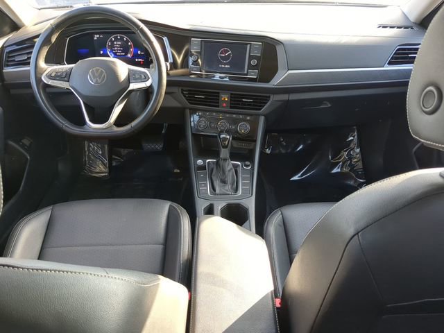 Certified 2023 Volkswagen Jetta SE w/ Panoramic Sunroof Package image 12