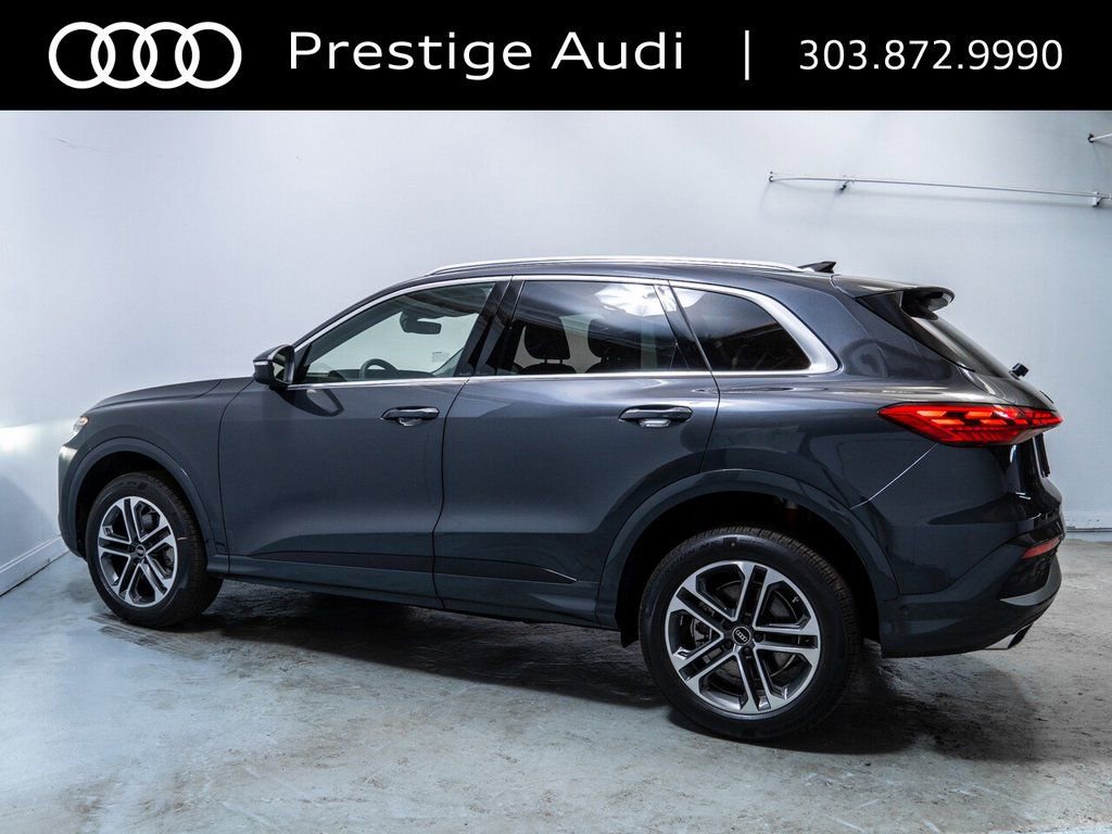 Used 2025 Audi Q5 Premium w/ Convenience Package AWD/4WD image 3