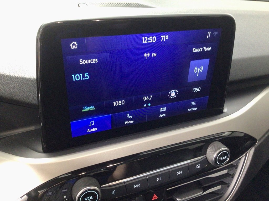 Used 2022 Ford Escape SEL w/ Technology Package image 2