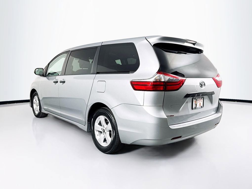 Used 2020 Toyota Sienna L image 7