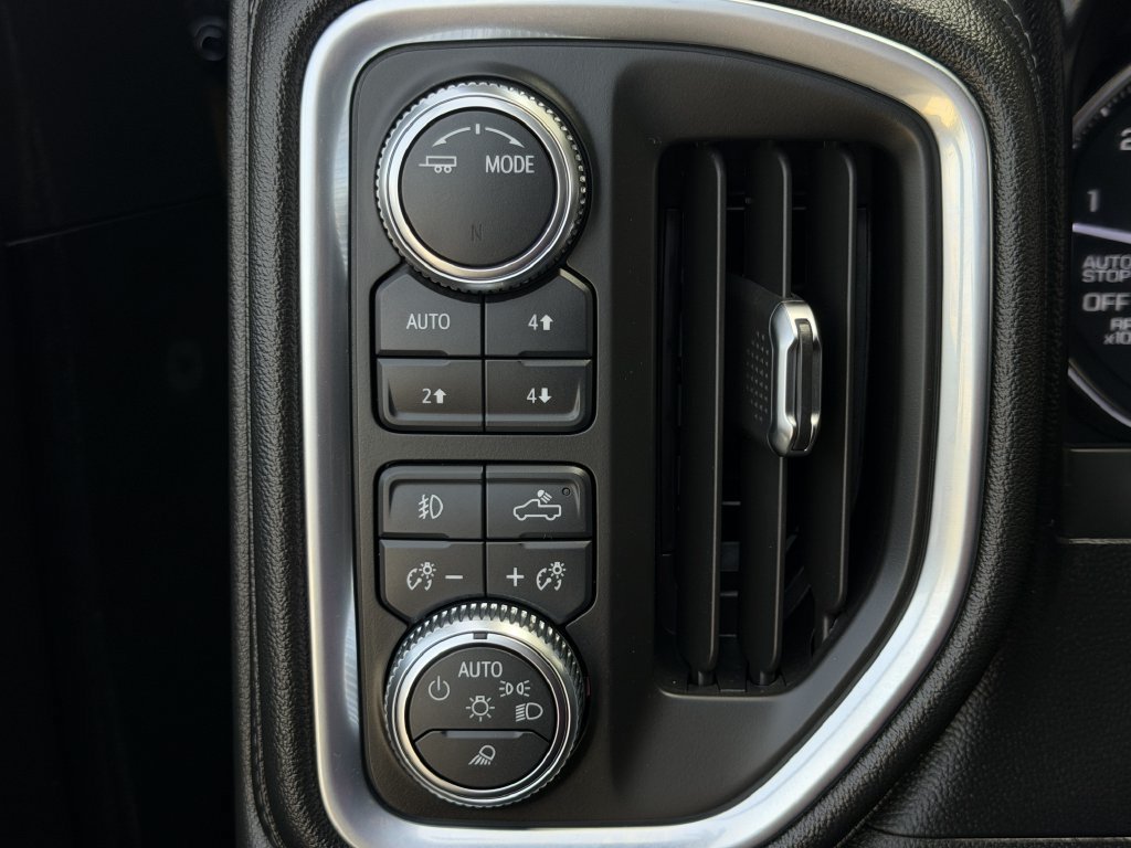 Used 2021 GMC Sierra 1500 SLT AWD/4WD image 23
