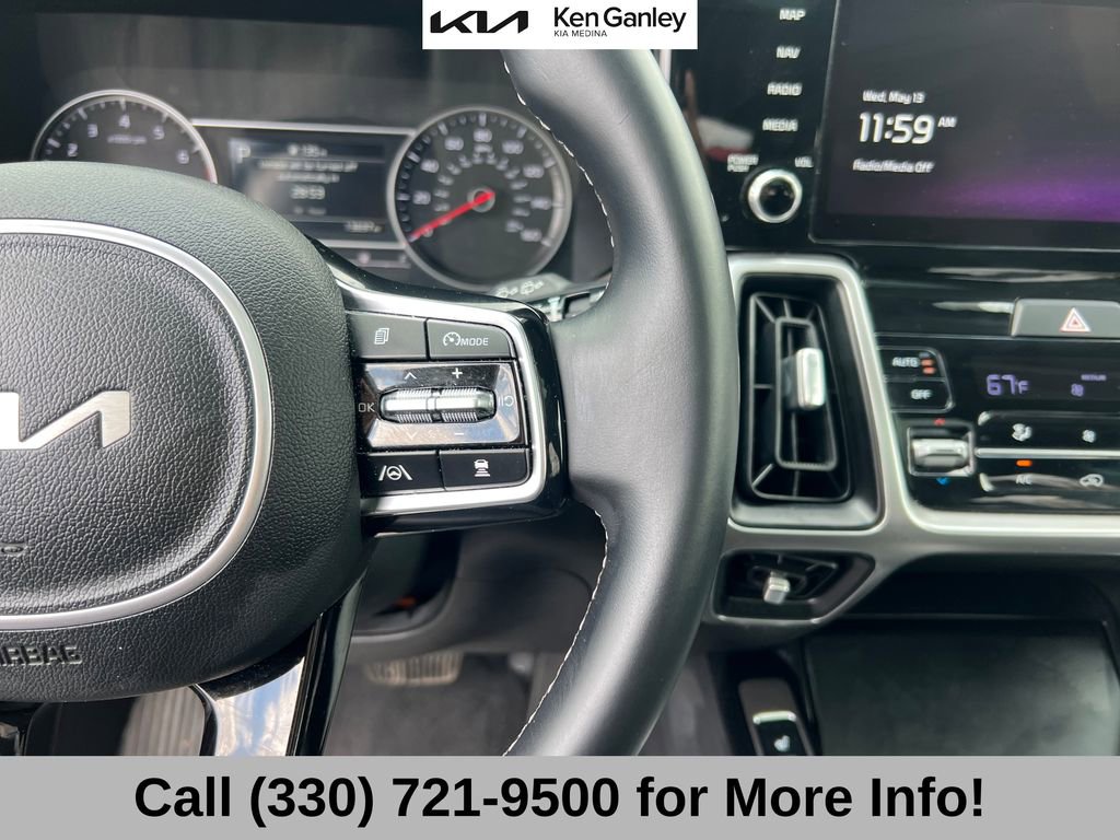 Certified 2022 Kia Sorento EX w/ Panoramic Sunroof Package FWD image 32