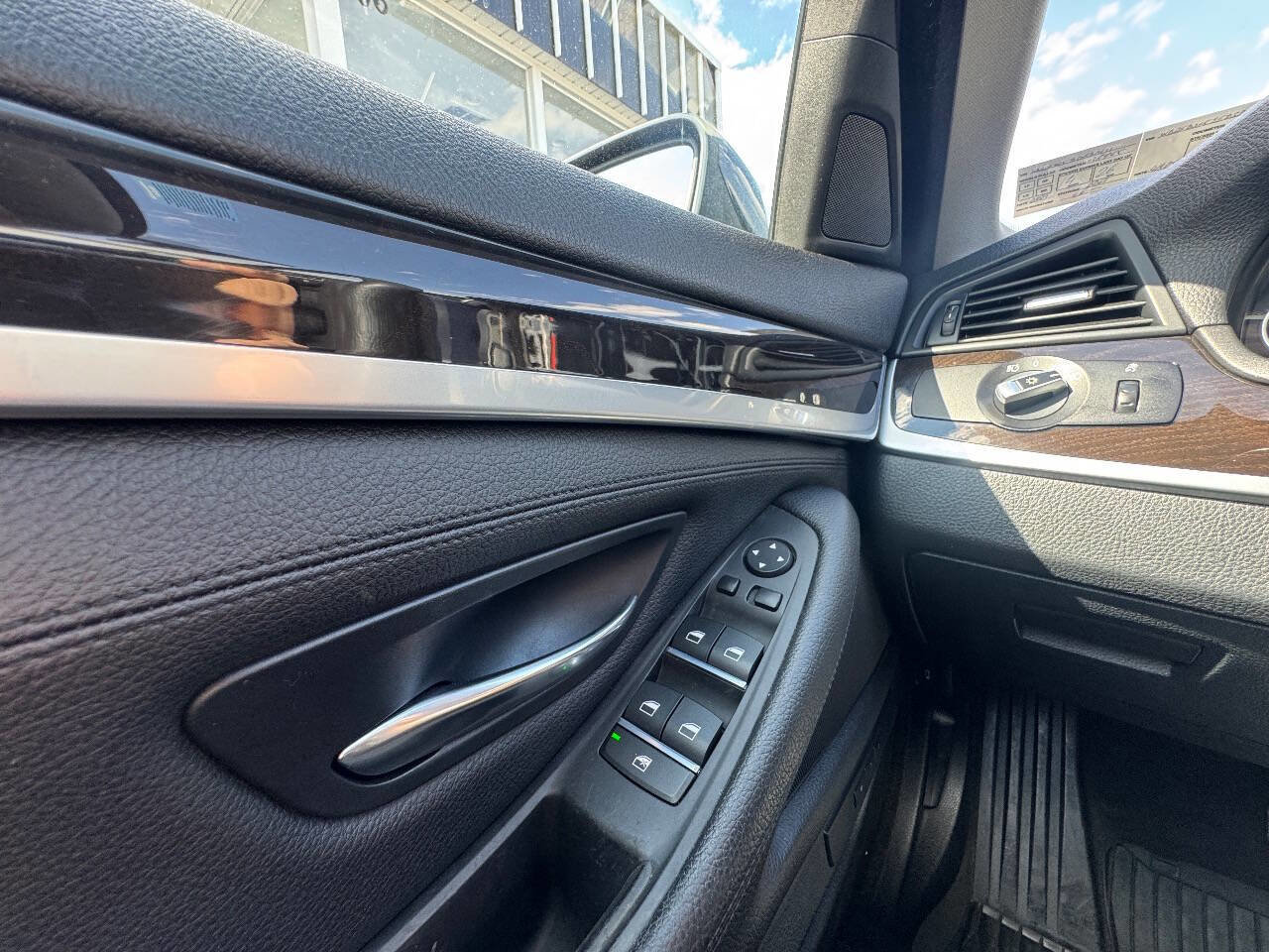 Used 2014 BMW 535i xDrive Sedan AWD/4WD image 27