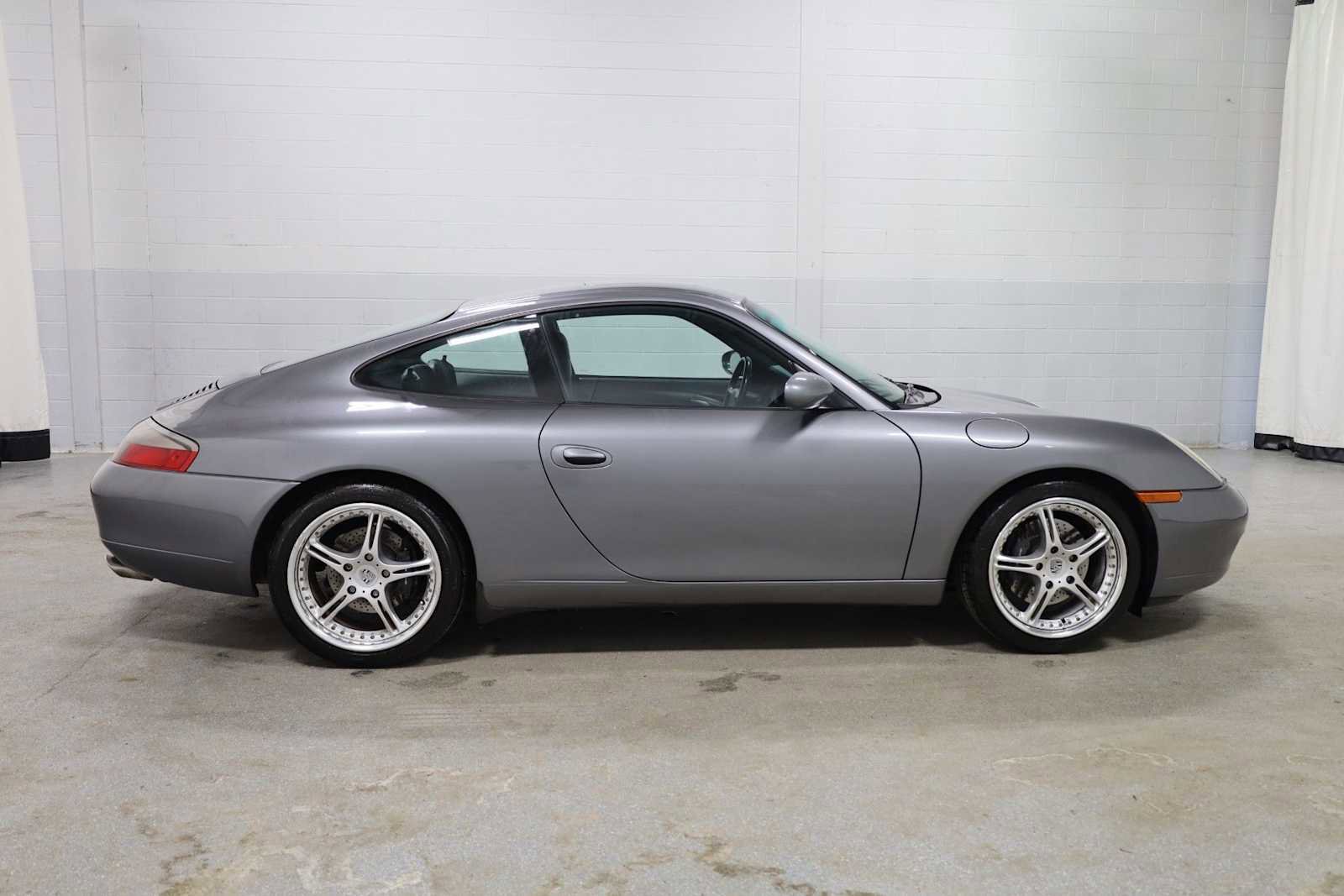 Used 2001 Porsche 911 Carrera RWD image 10