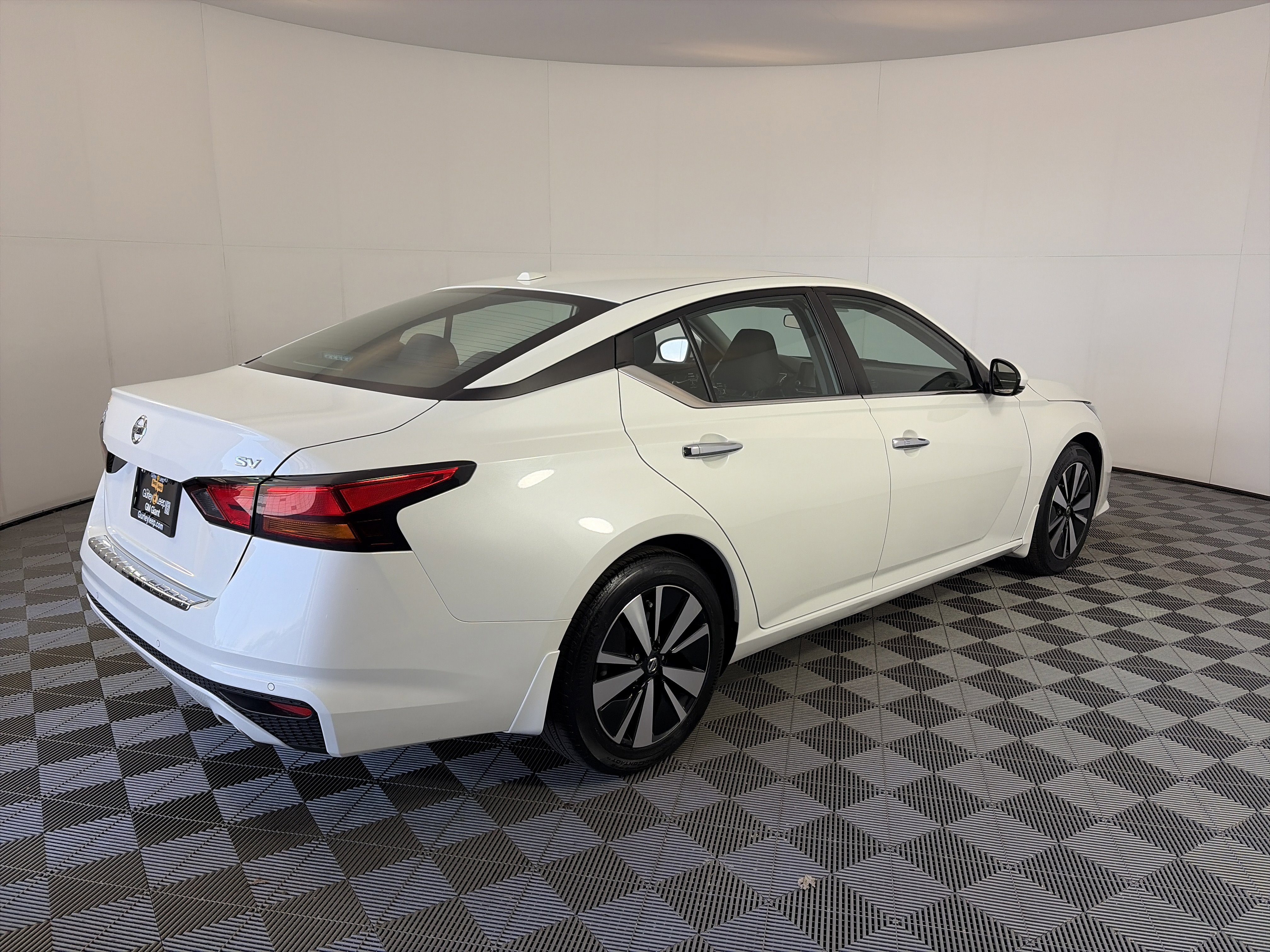 Used 2022 Nissan Altima 2.5 SV w/ SV Premium Package FWD image 10