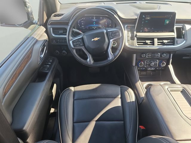 Used 2024 Chevrolet Suburban Premier RWD image 16