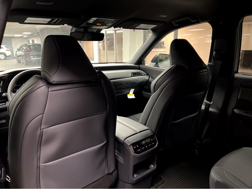 New 2026 Lexus TX 500h AWD image 18