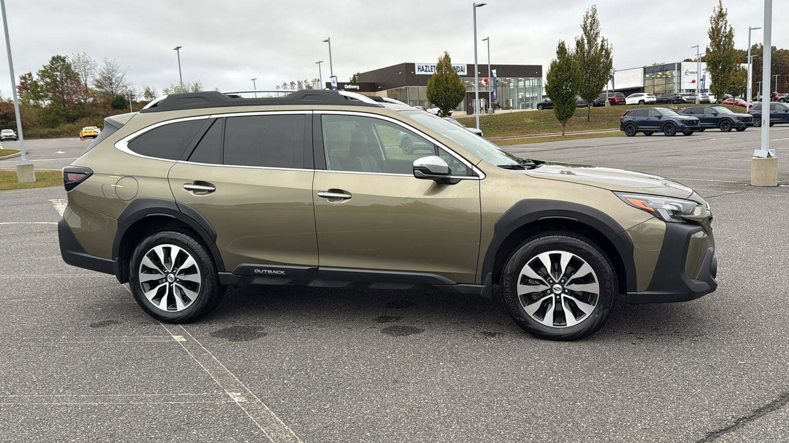 Used 2023 Subaru Outback Touring image 3