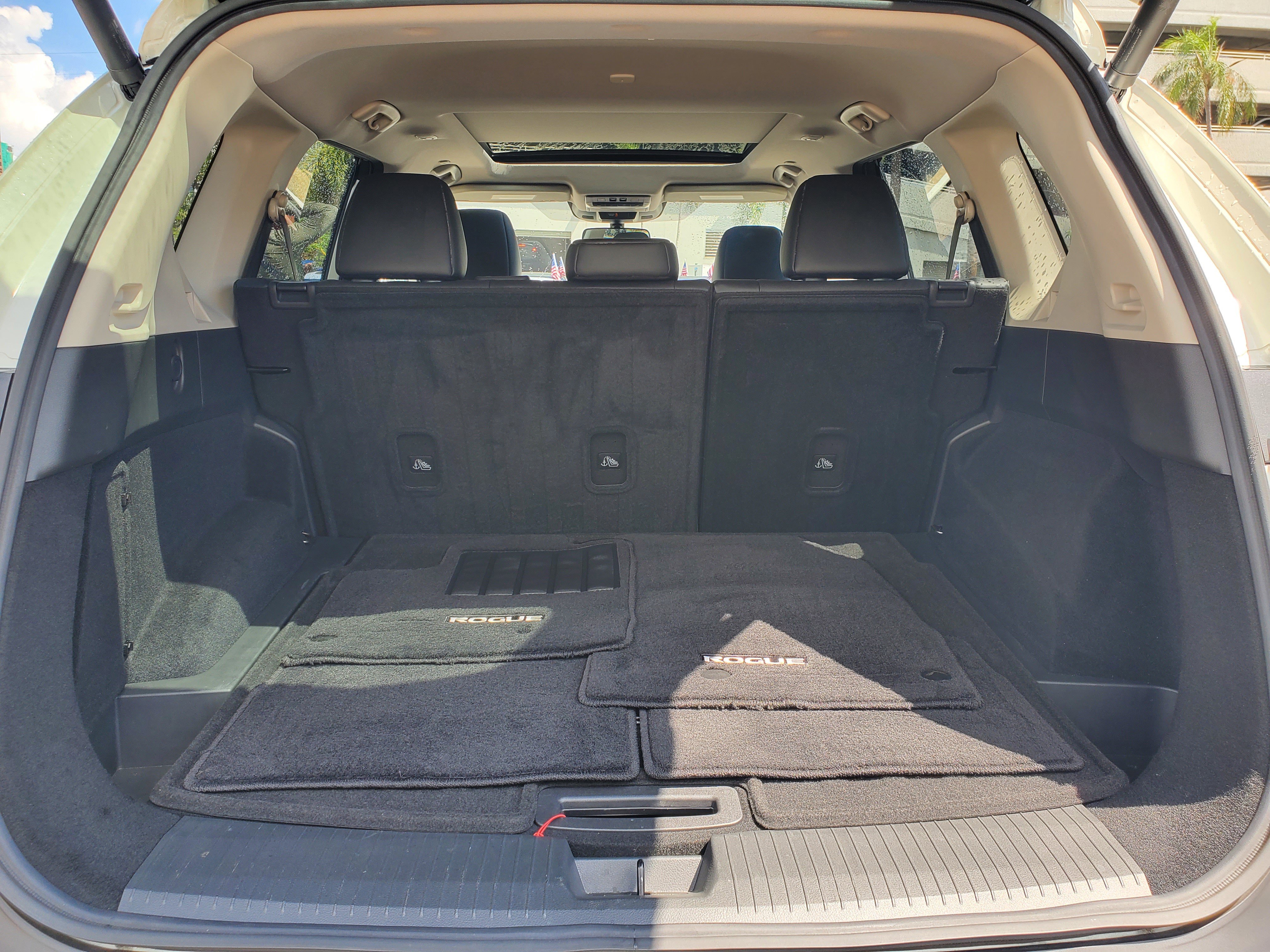 Used 2022 Nissan Rogue SV w/ SV Premium Package image 15