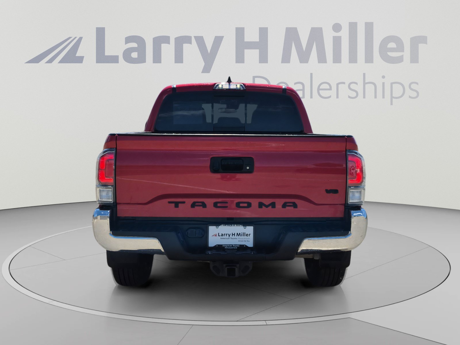 Certified 2023 Toyota Tacoma TRD Off-Road AWD/4WD image 4
