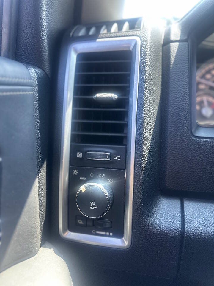 Used 2014 RAM 1500 Limited RWD image 18