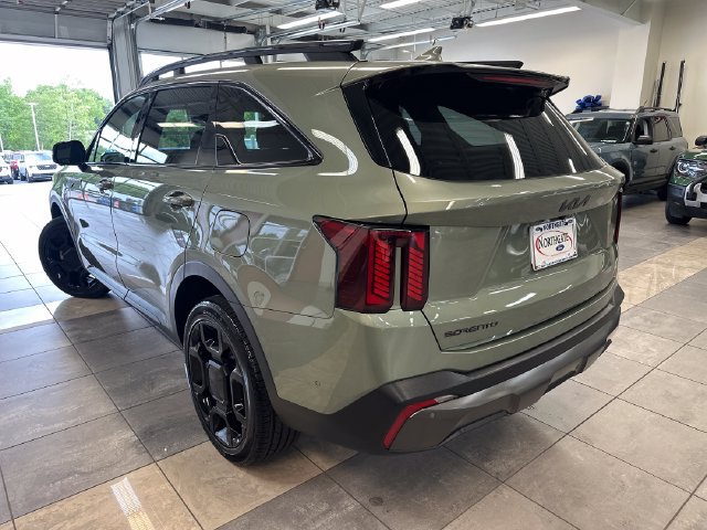 Used 2025 Kia Sorento SX AWD/4WD image 16