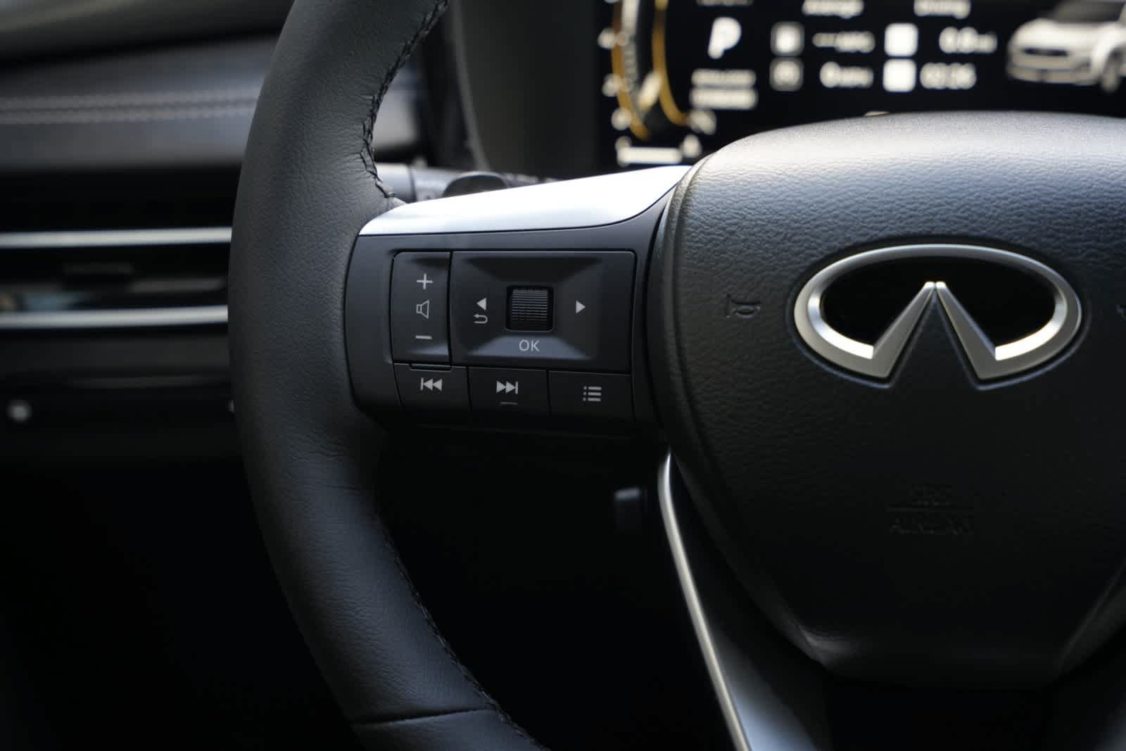 Used 2027 INFINITI QX60 Luxe w/ Cargo Package FWD image 10