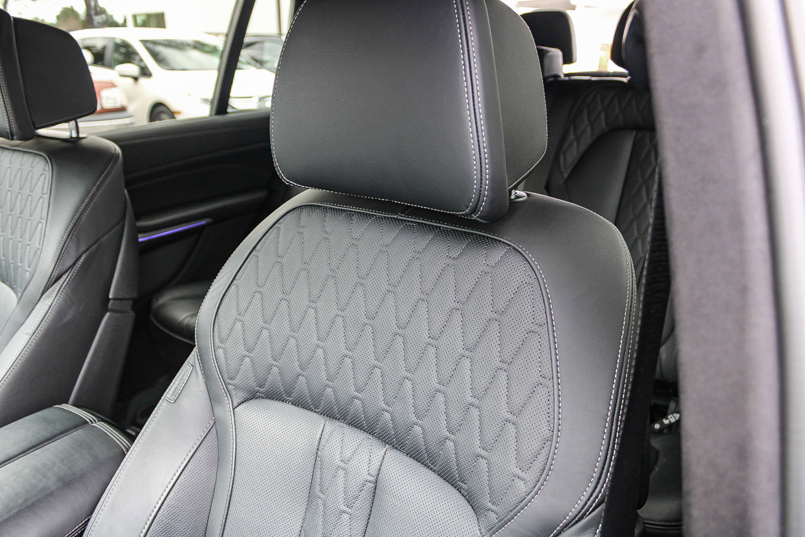 Used 2023 BMW X7 M60i w/ Executive Package image 25