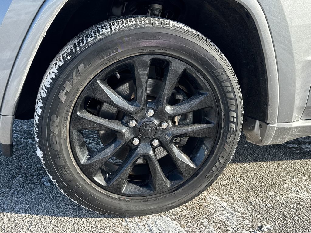 Certified 2021 Jeep Grand Cherokee Laredo X image 40