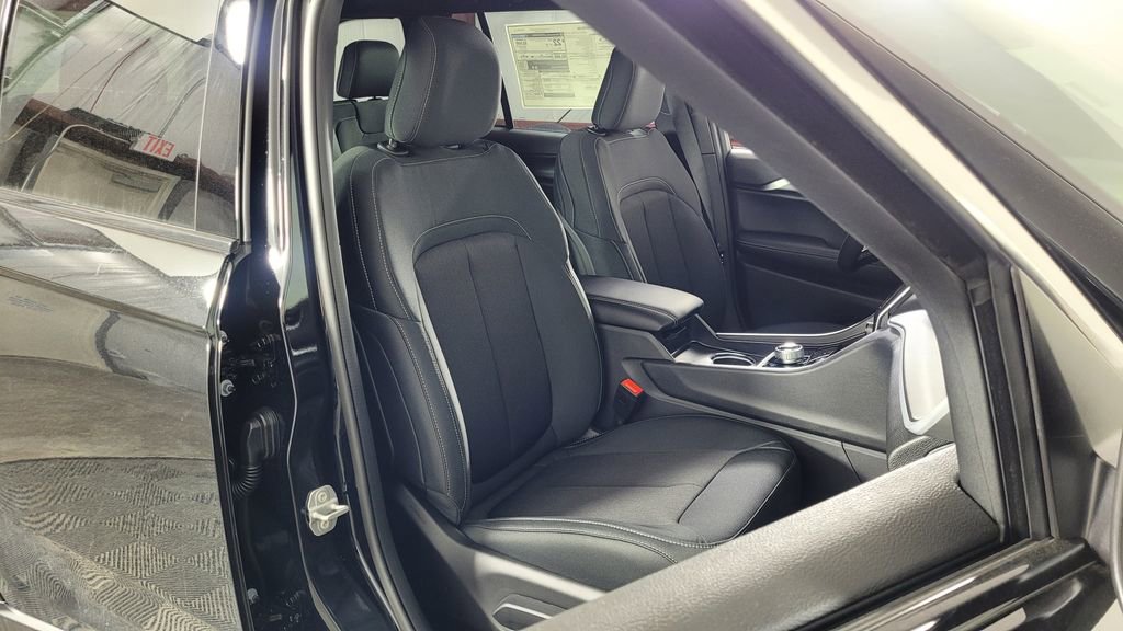 New 2025 Jeep Grand Cherokee Laredo w/ Luxury Tech Group I image 36