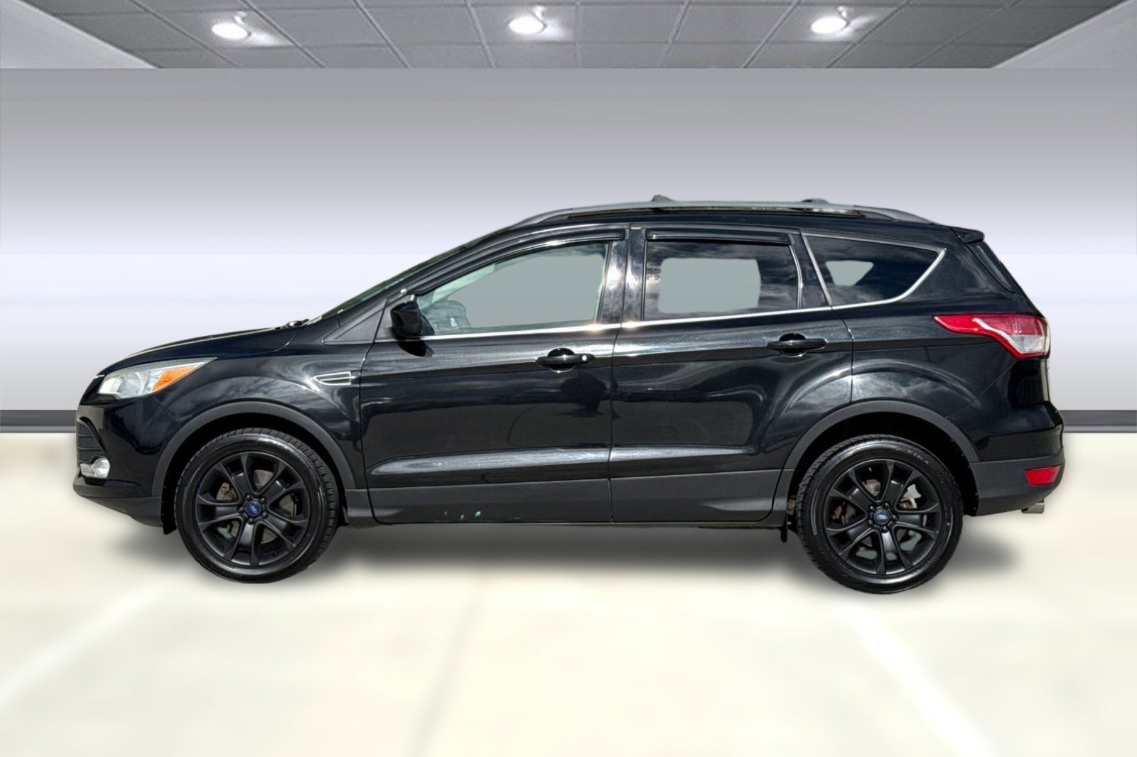 Used 2013 Ford Escape SE image 2