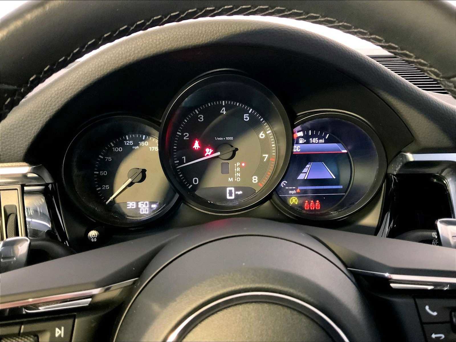 Certified 2023 Porsche Macan image 29