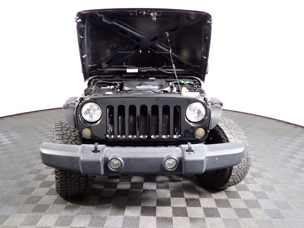 Used 2017 Jeep Wrangler Unlimited Sport w/ Mopar Black Appearance Group AWD/4WD image 10