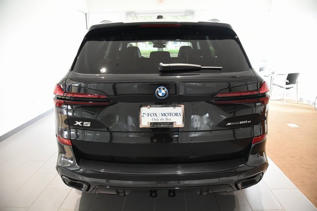 New 2026 BMW X5 xDrive50e w/ Executive Package image 8