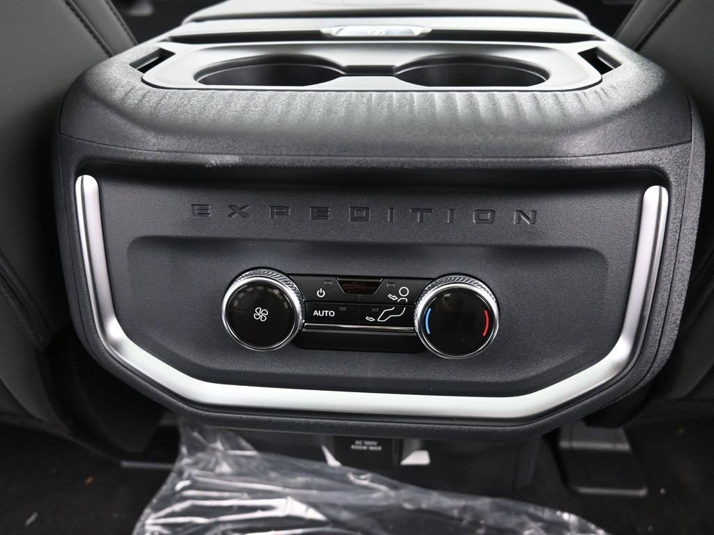 New 2026 Ford Expedition Active RWD image 14