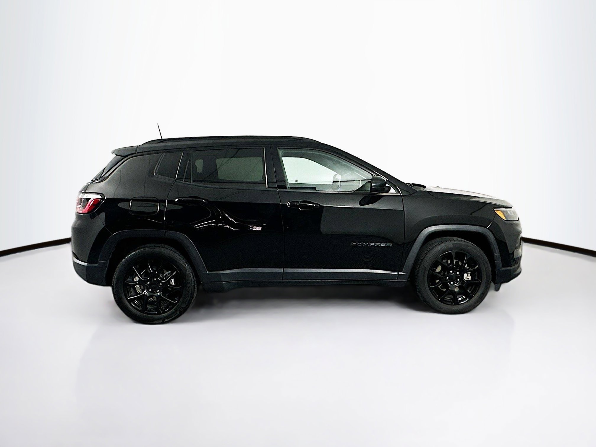 Used 2022 Jeep Compass Latitude FWD image 10