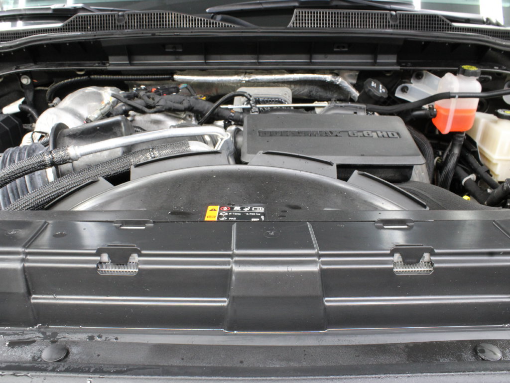 Used 2025 Chevrolet Silverado 2500 ZR2 w/ Technology Package AWD/4WD image 39