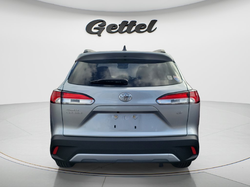Used 2025 Toyota Corolla Cross LE FWD image 5
