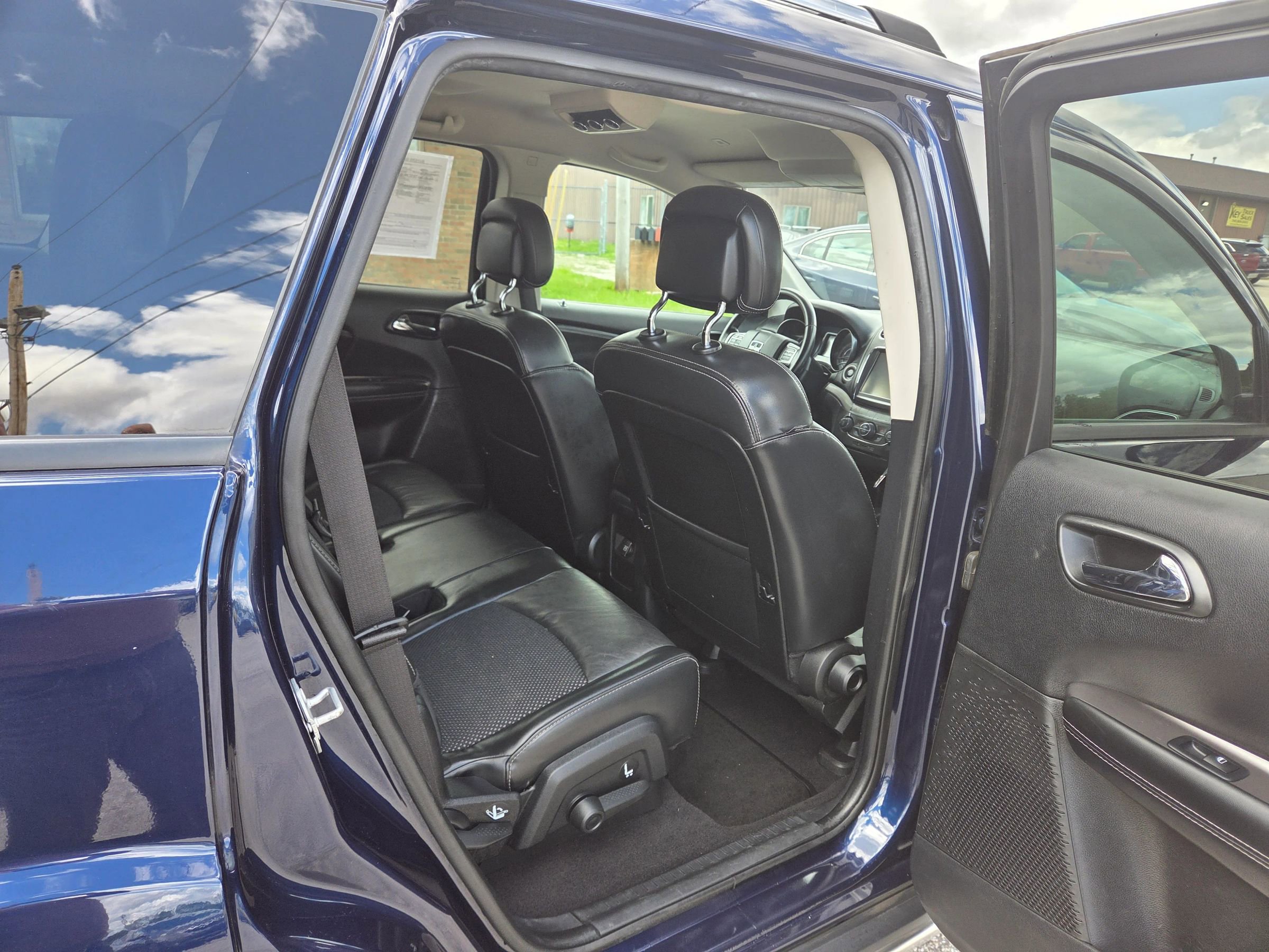 Used 2018 Dodge Journey Crossroad AWD/4WD image 17
