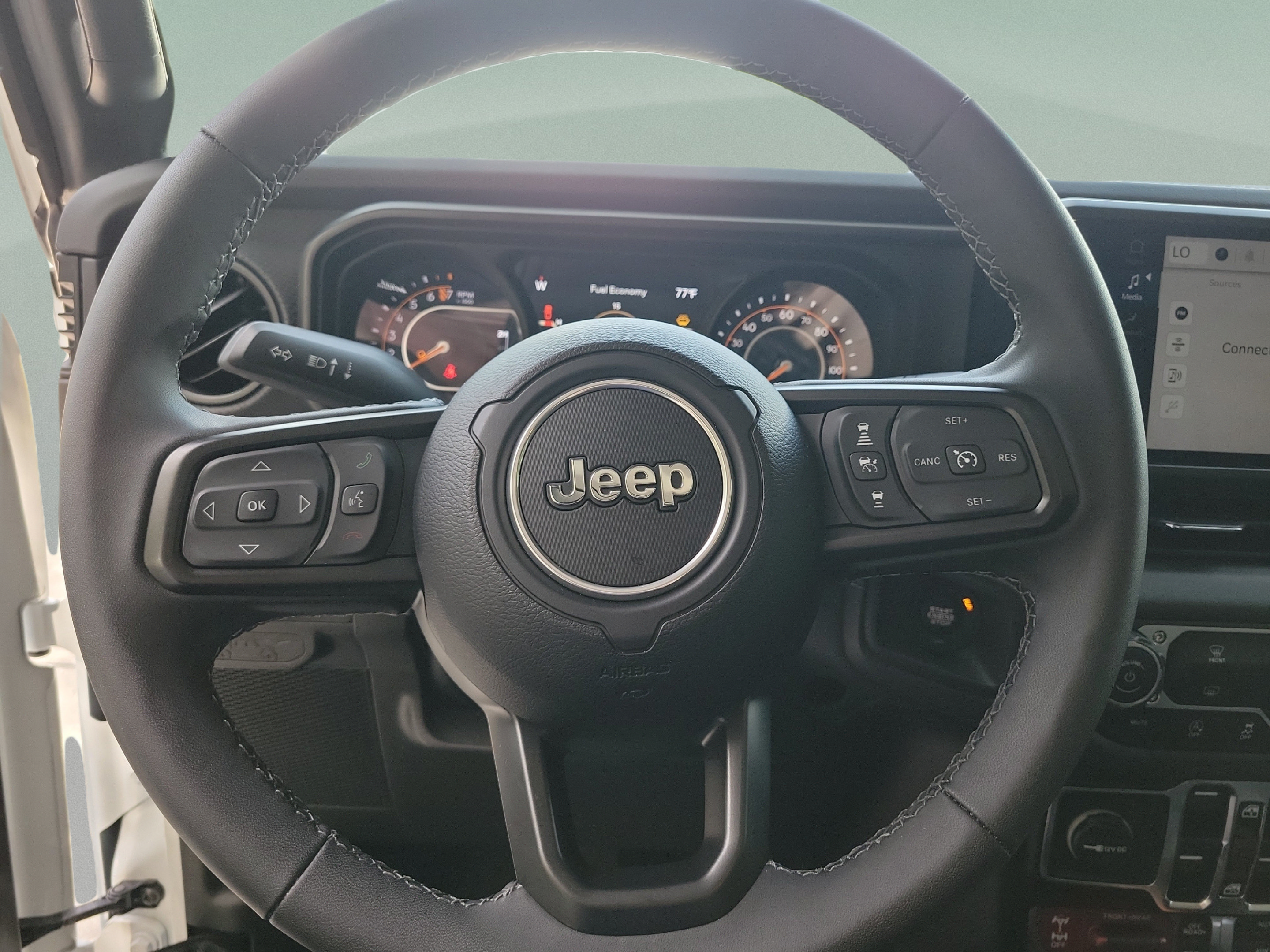 Certified 2025 Jeep Gladiator Rubicon w/ Safety Group AWD/4WD image 16