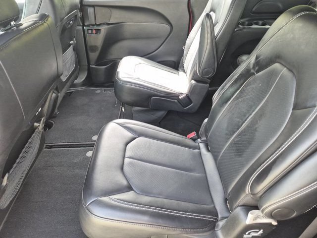 Used 2025 Chrysler Pacifica Select FWD image 27
