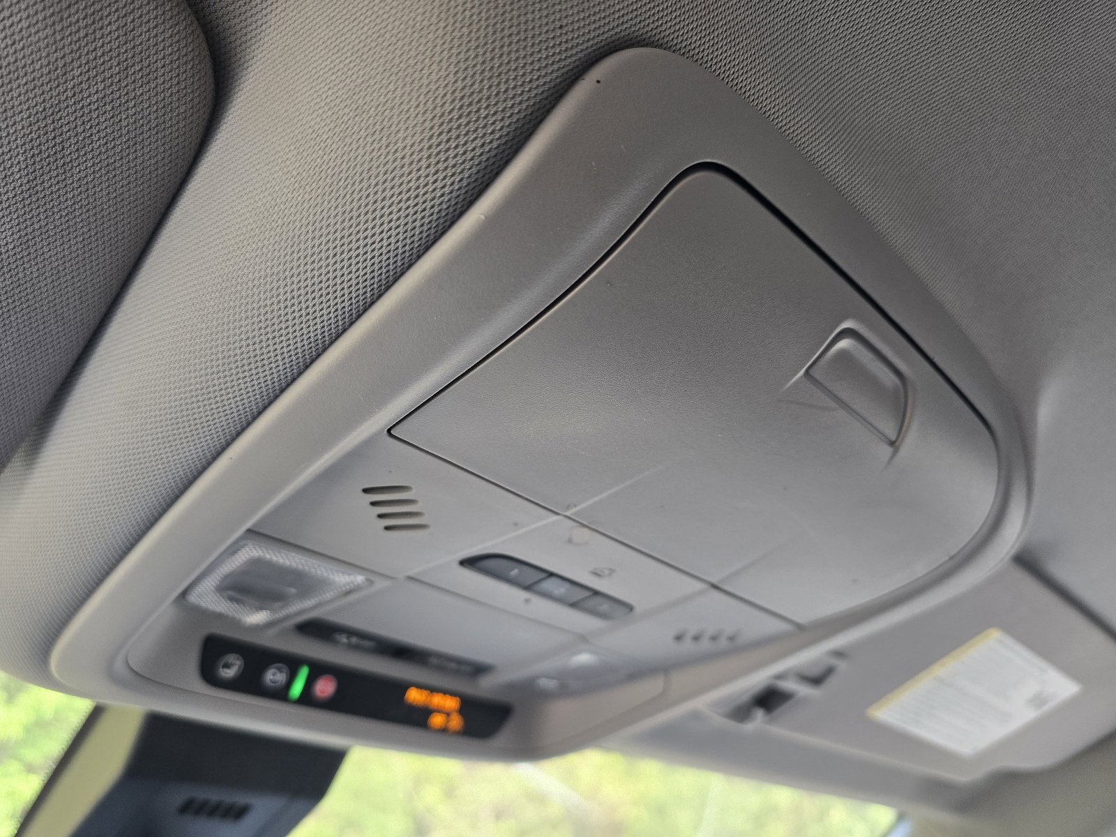 Used 2020 Chevrolet Equinox LT image 23