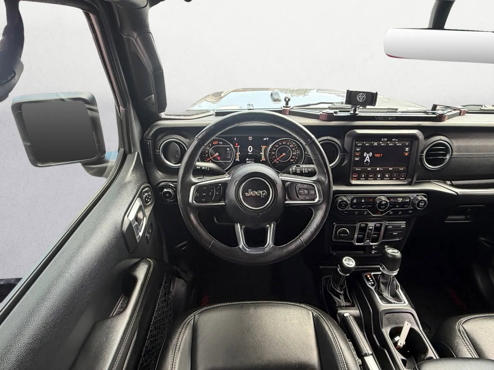 Used 2019 Jeep Wrangler Unlimited Sahara AWD/4WD image 15