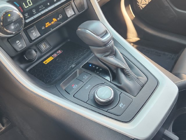 Used 2024 Toyota RAV4 XSE w/ Advanced Technology Package AWD/4WD image 15