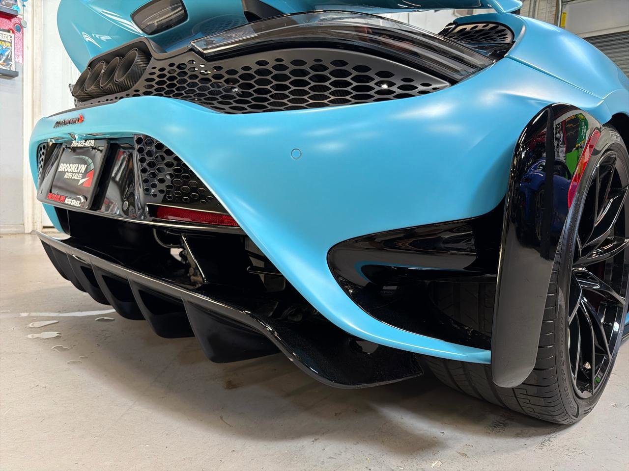 Used 2021 McLaren 765LT RWD image 24