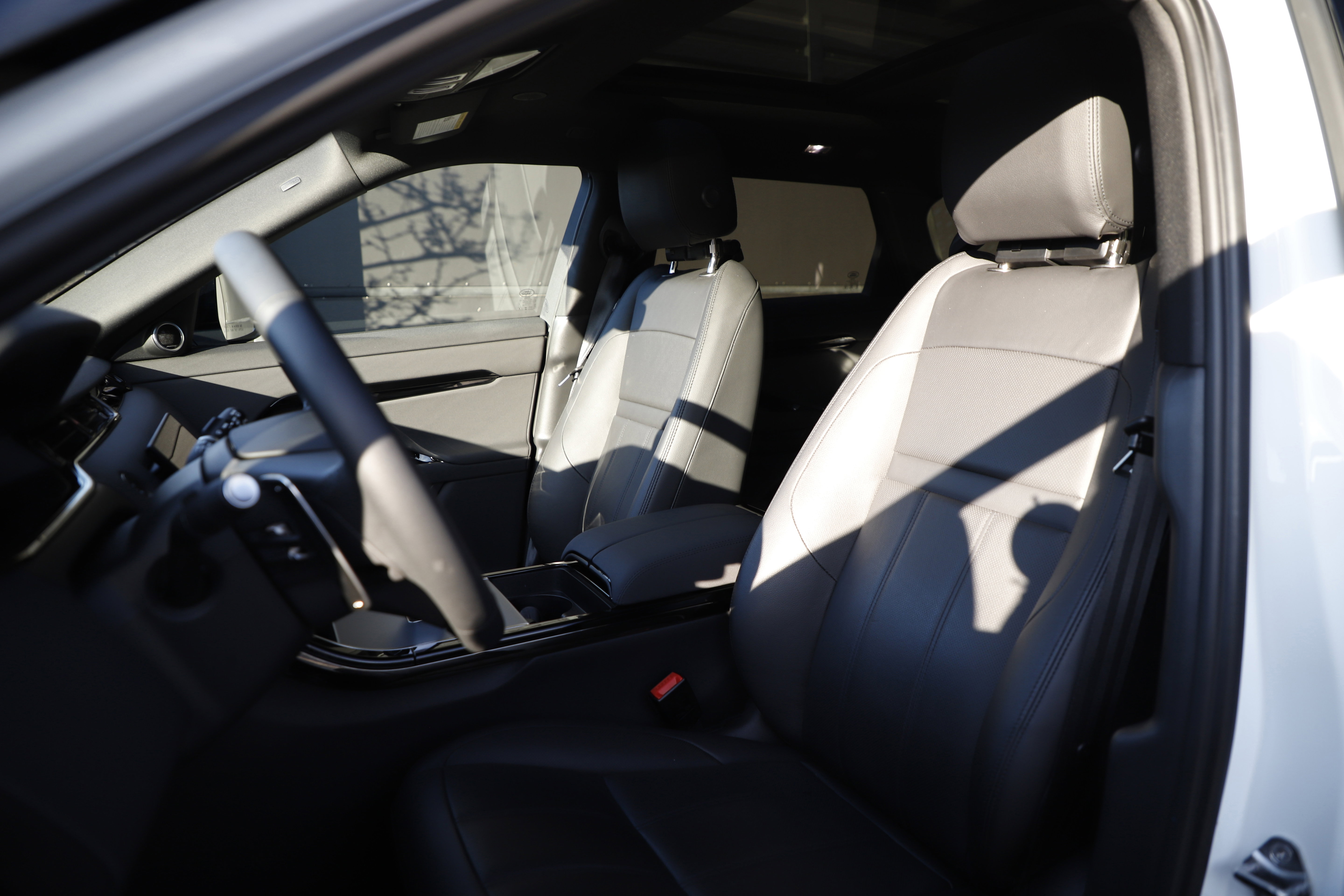 Certified 2025 Land Rover Range Rover Evoque S image 19