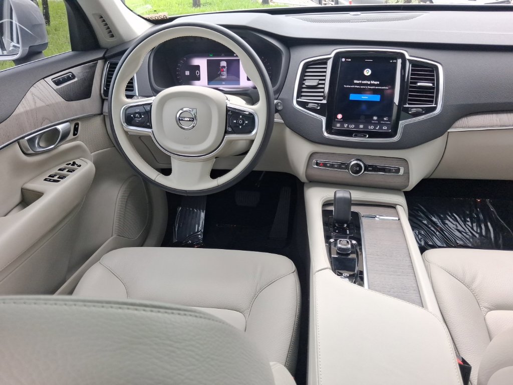 Used 2024 Volvo XC90 B5 Plus w/ Protection Package Premier AWD/4WD image 10