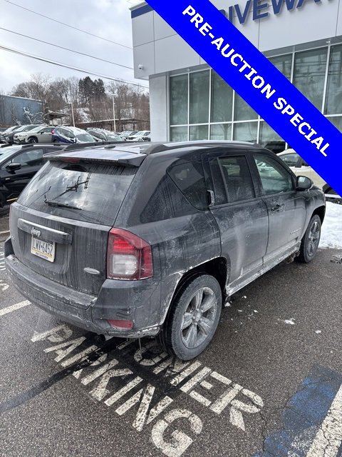 Used 2016 Jeep Compass Latitude image 17