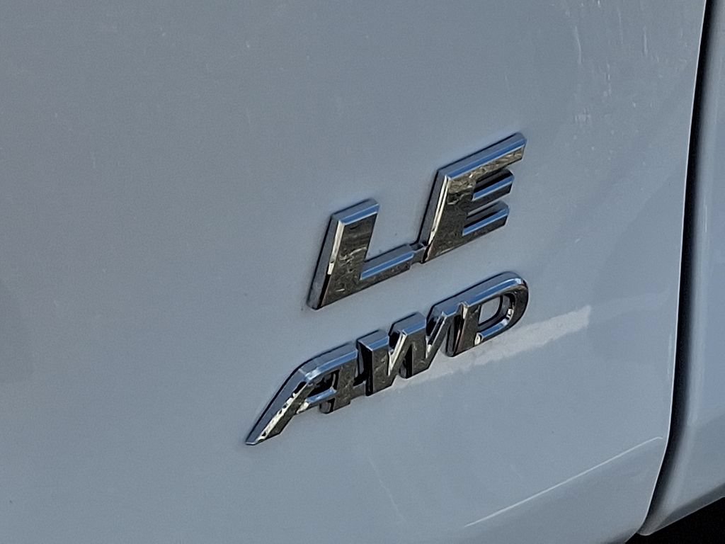 Used 2025 Toyota RAV4 LE AWD/4WD image 30