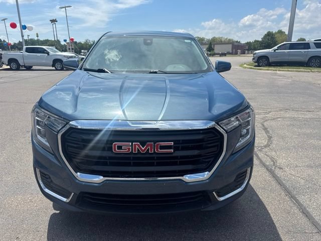 Used 2024 GMC Terrain SLE AWD/4WD image 2