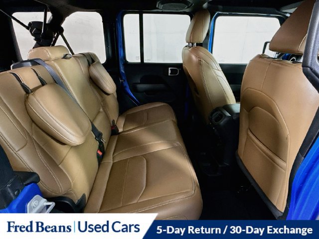 Used 2023 Jeep Wrangler Unlimited Sahara AWD/4WD image 34